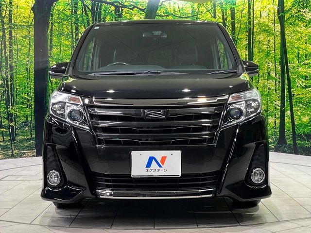 TOYOTA NOAH 4WD 2017