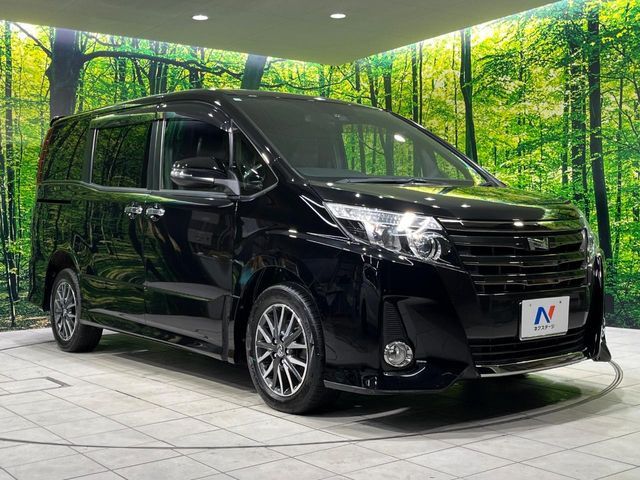 TOYOTA NOAH 4WD 2017