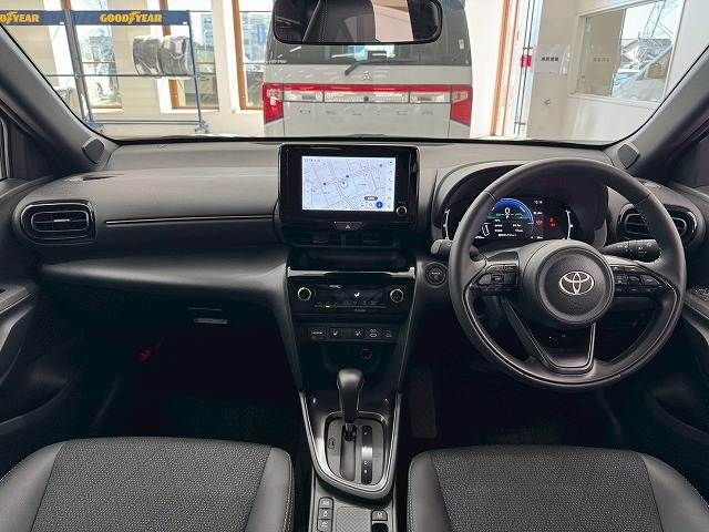 TOYOTA YARIS CROSS HYBRID 2025