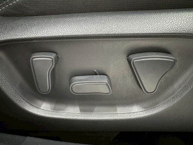 TOYOTA YARIS CROSS HYBRID 2025