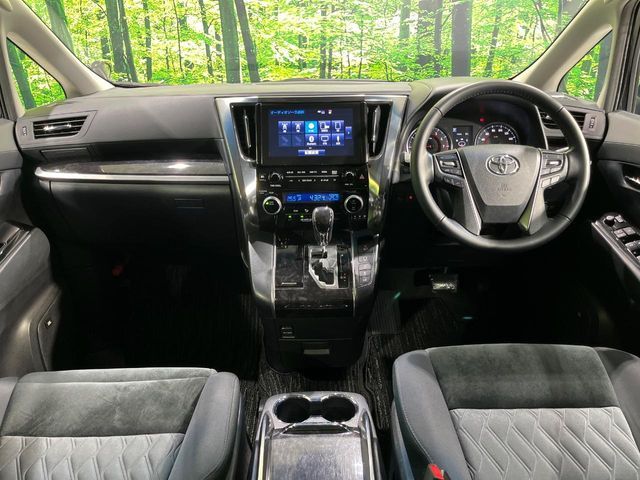 TOYOTA VELLFIRE 4WD 2019