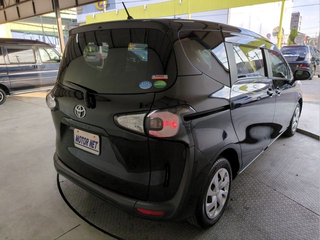 TOYOTA SIENTA 2015