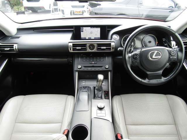 TOYOTA LEXUS IS200t 2016