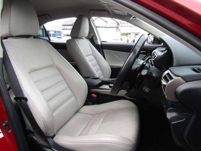 TOYOTA LEXUS IS200t 2016