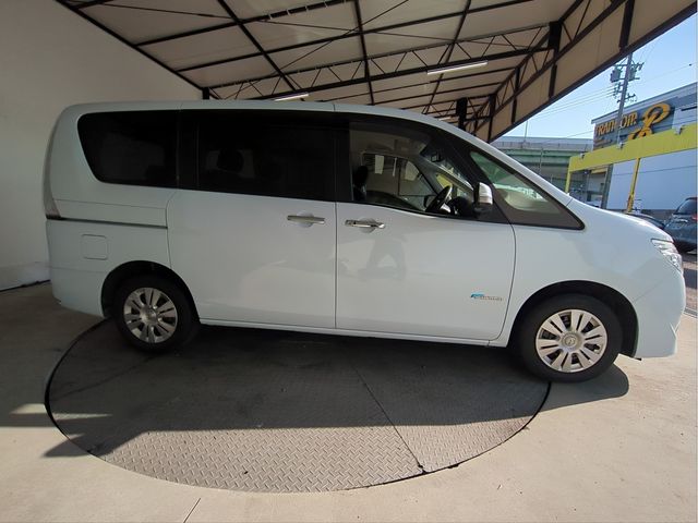NISSAN SERENA  S-HYBRID 2014