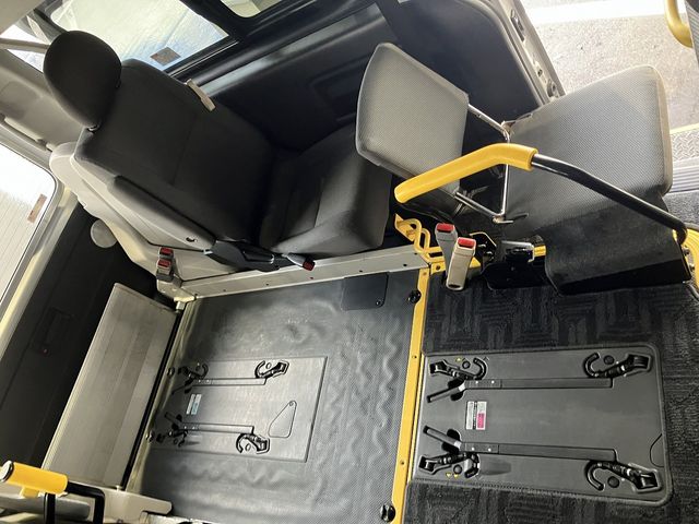 TOYOTA HIACE van 4WD 2019