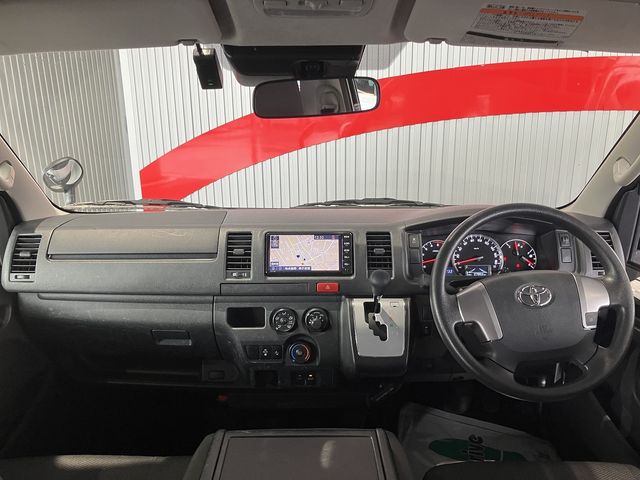 TOYOTA HIACE van 4WD 2019