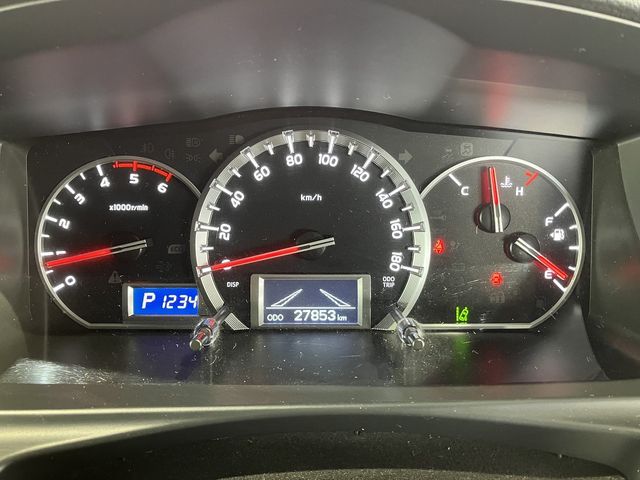 TOYOTA HIACE van 4WD 2019