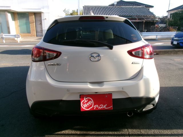 MAZDA DEMIO 2017