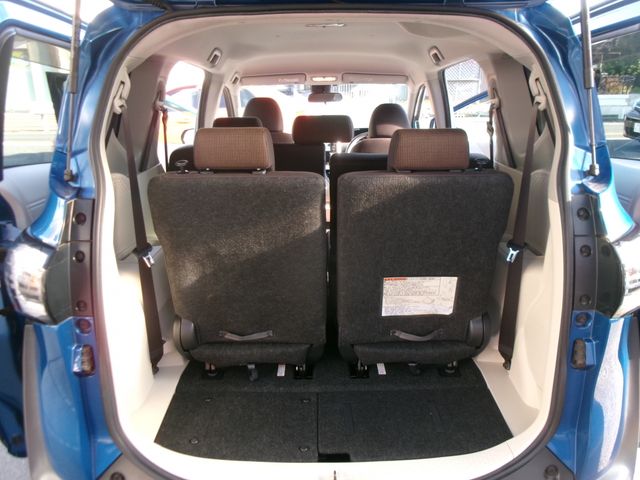 TOYOTA SIENTA HYBRID 2016