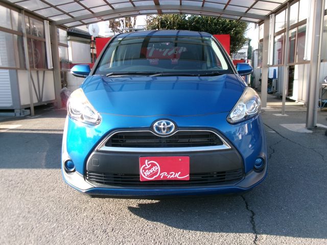 TOYOTA SIENTA HYBRID 2016