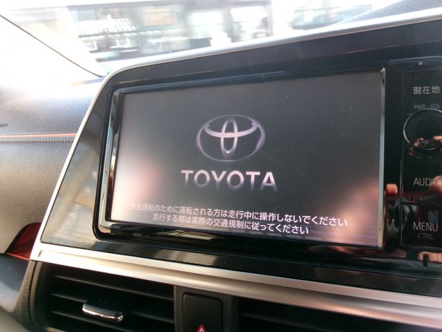 TOYOTA SIENTA HYBRID 2016