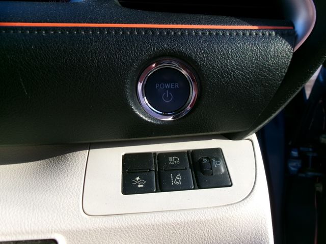 TOYOTA SIENTA HYBRID 2016