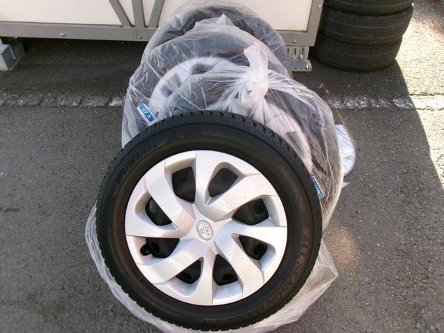 TOYOTA SIENTA HYBRID 2016