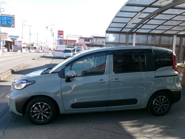 TOYOTA SIENTA HYBRID 2023