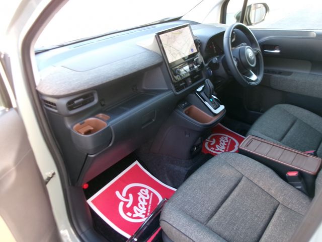 TOYOTA SIENTA HYBRID 2023