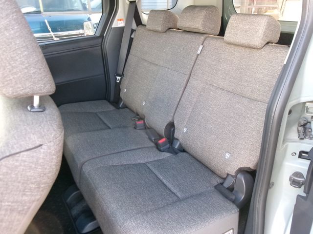 TOYOTA SIENTA HYBRID 2023