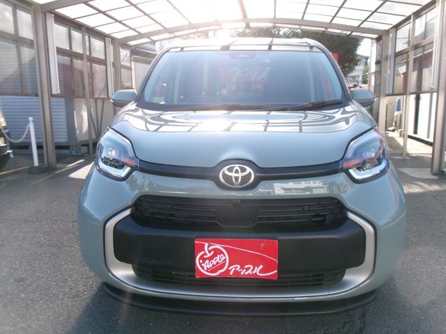 TOYOTA SIENTA HYBRID 2023