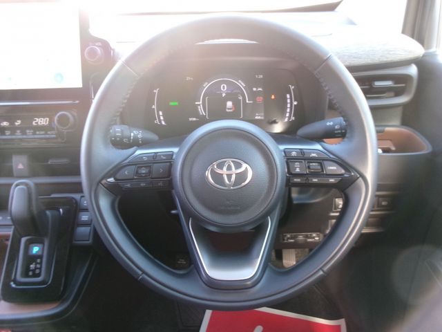 TOYOTA SIENTA HYBRID 2023