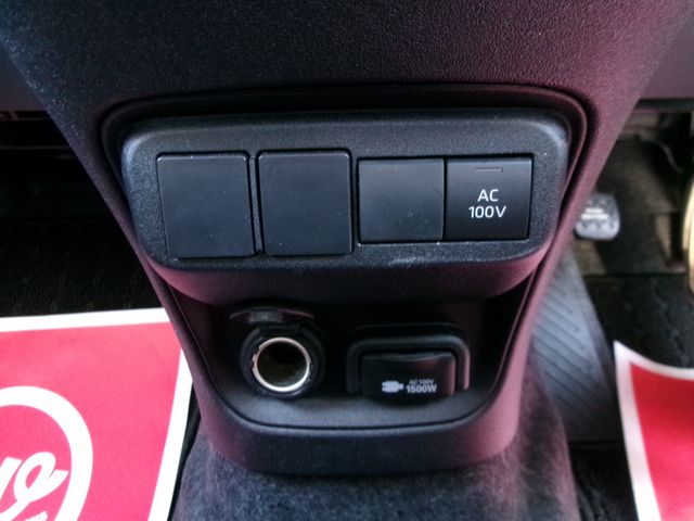 TOYOTA SIENTA HYBRID 2023