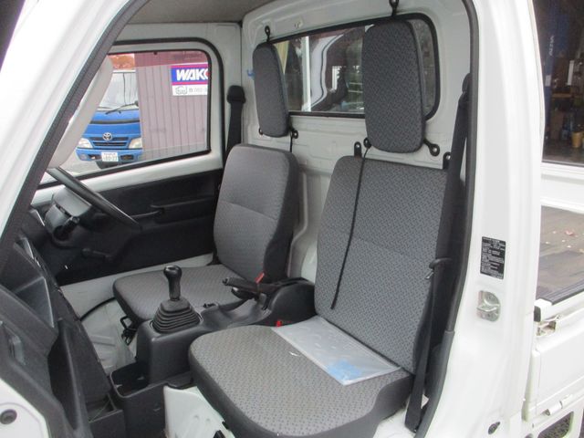 MITSUBISHI MINICAB truck 4WD 2017