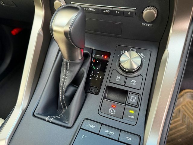 TOYOTA LEXUS NX300h 2018