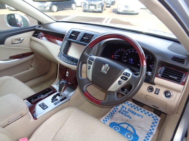 TOYOTA CROWN sedan 4WD 2011