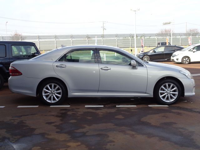 TOYOTA CROWN sedan 4WD 2011