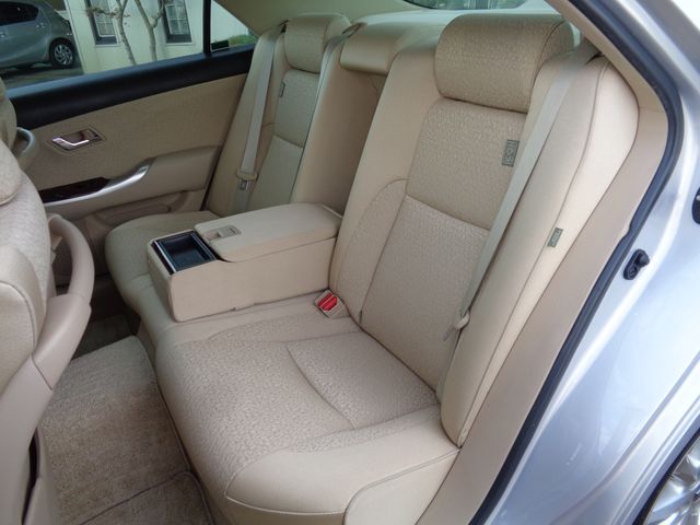 TOYOTA CROWN sedan 4WD 2011