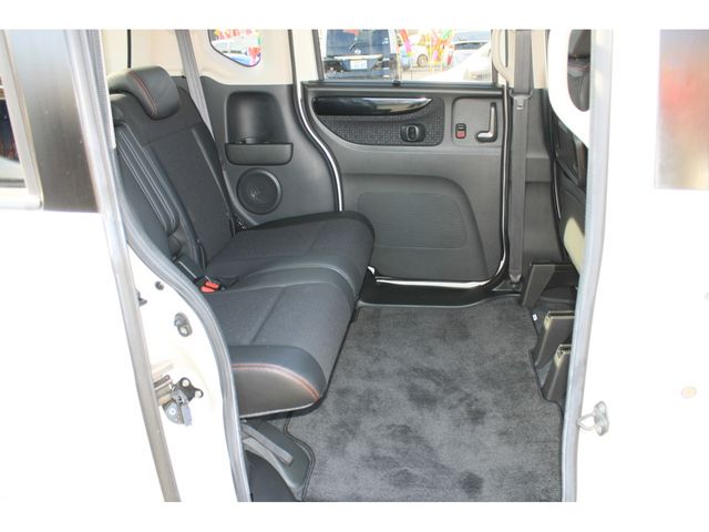 HONDA N BOX CUSTOM 2015