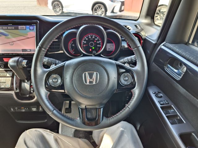 HONDA N BOX CUSTOM 2016