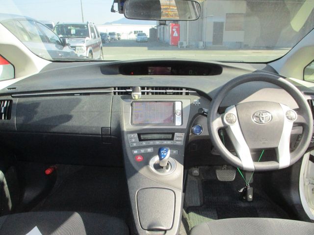 TOYOTA PRIUS 2012