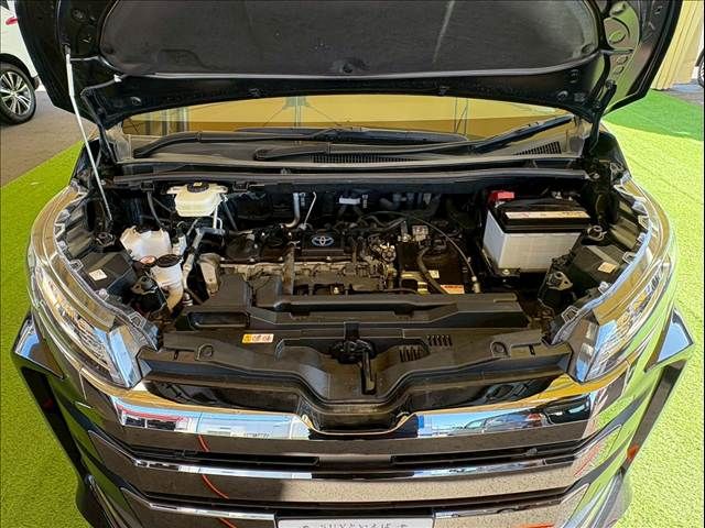 TOYOTA NOAH HYBRID 2023