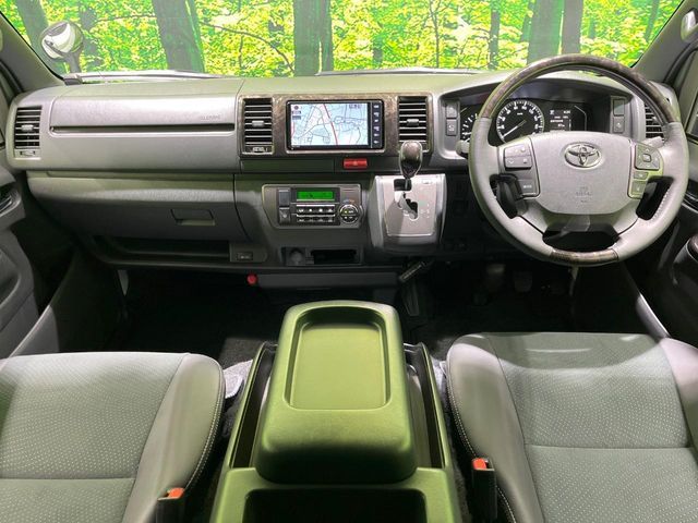 TOYOTA HIACE van 4WD 2023