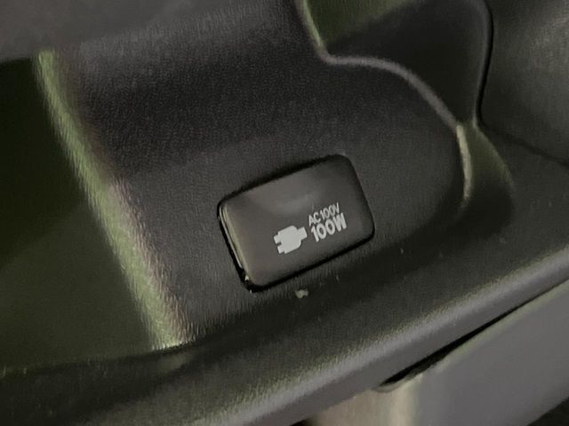 TOYOTA HIACE van 4WD 2023