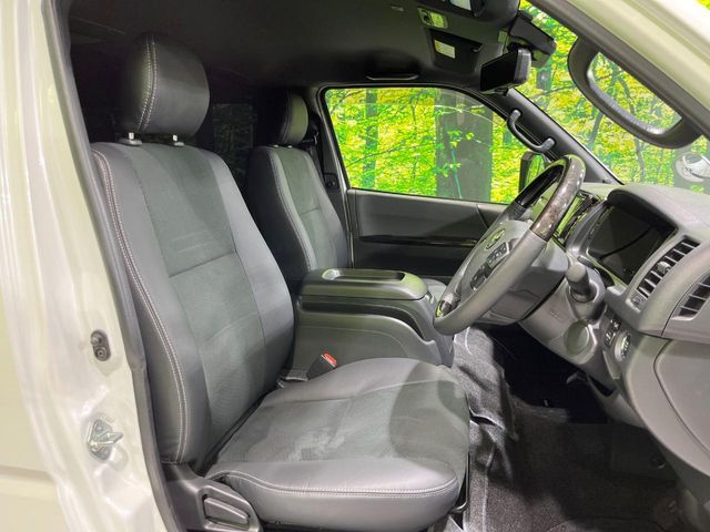 TOYOTA HIACE van 4WD 2023