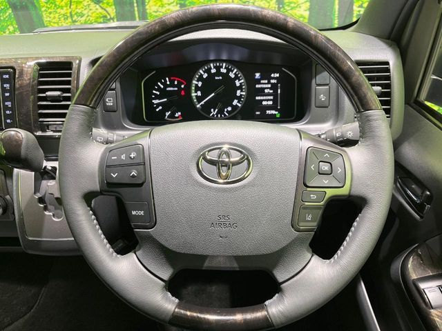 TOYOTA HIACE van 4WD 2023