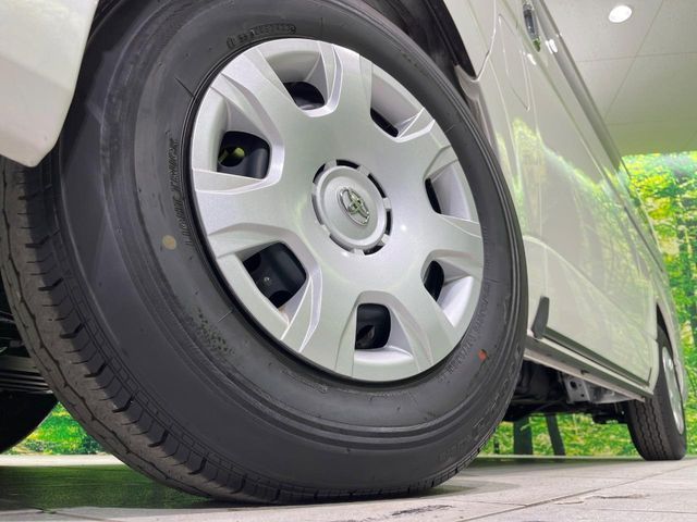 TOYOTA HIACE van 4WD 2023