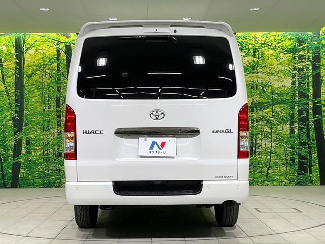 TOYOTA HIACE van 4WD 2023