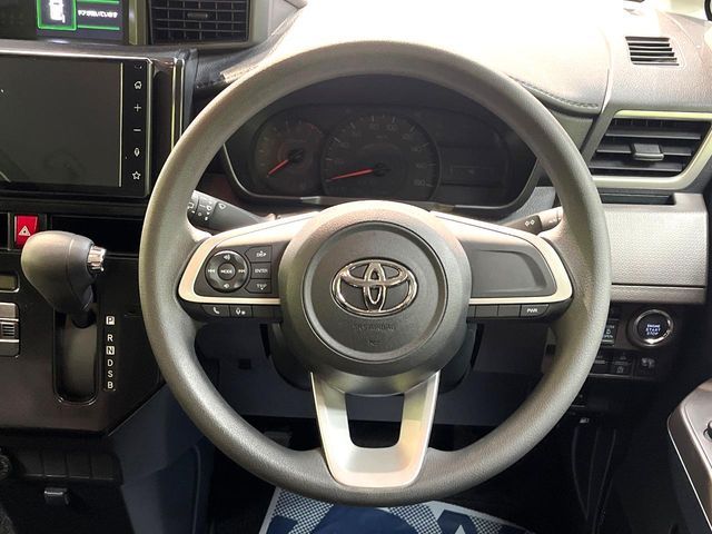 TOYOTA ROOMY 2023