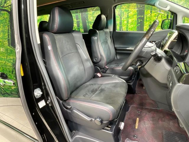 TOYOTA VELLFIRE 2014