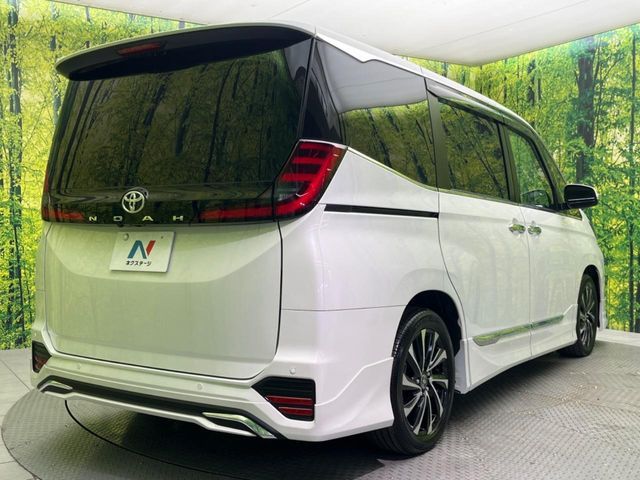 TOYOTA NOAH 2025