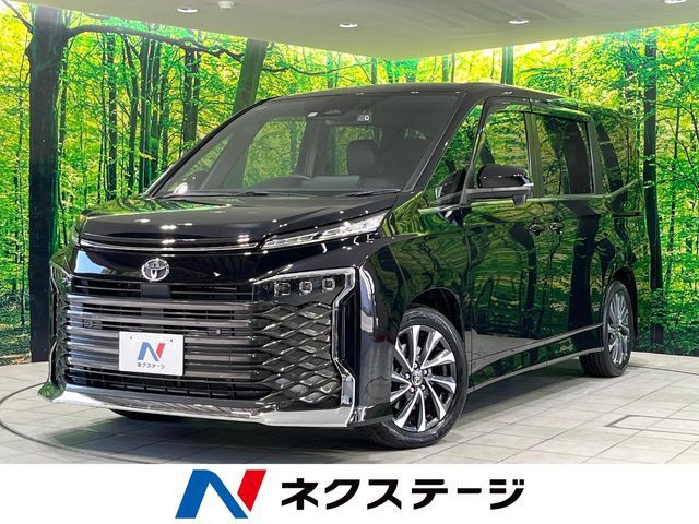 TOYOTA VOXY 2022