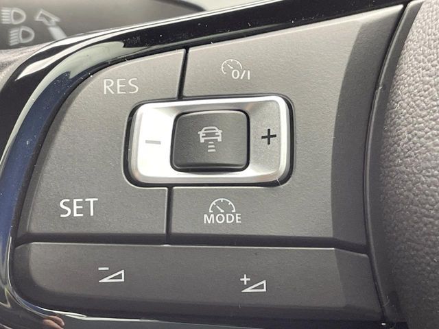 VOLKSWAGEN VOLKSWAGEN GOLF R VARIANT 2015