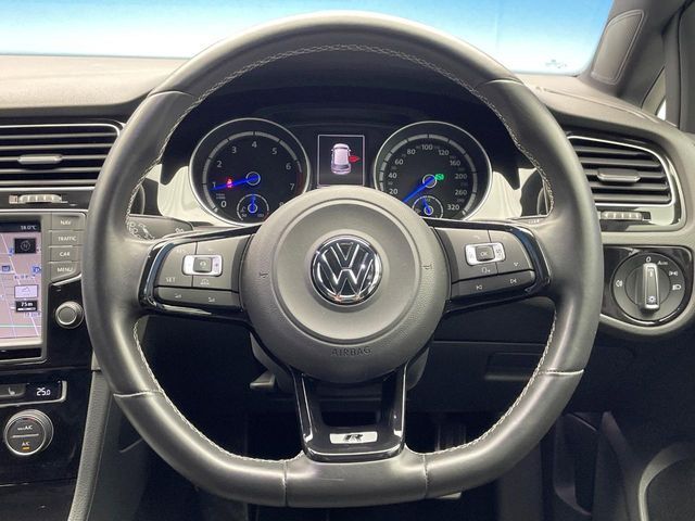 VOLKSWAGEN VOLKSWAGEN GOLF R VARIANT 2015