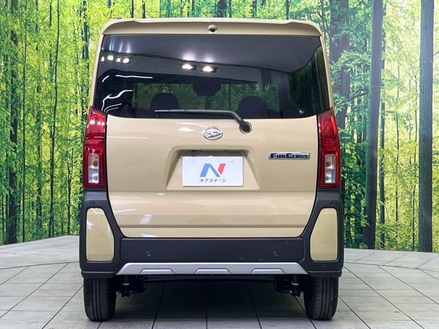 DAIHATSU TANTO FAN CROSS 2024