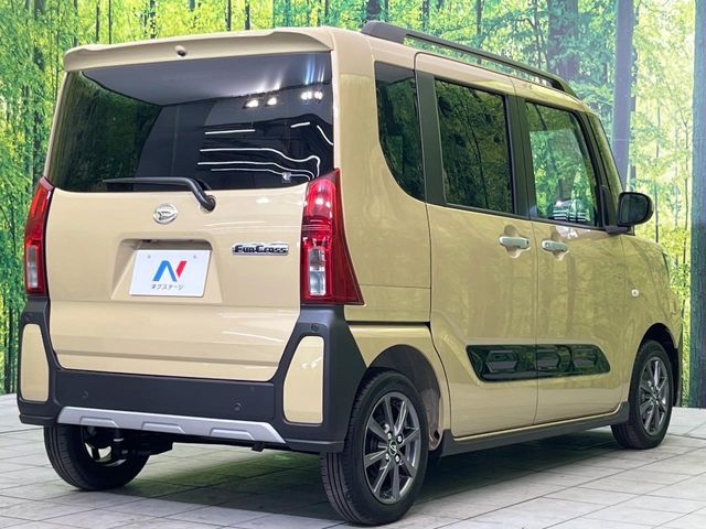 DAIHATSU TANTO FAN CROSS 2024