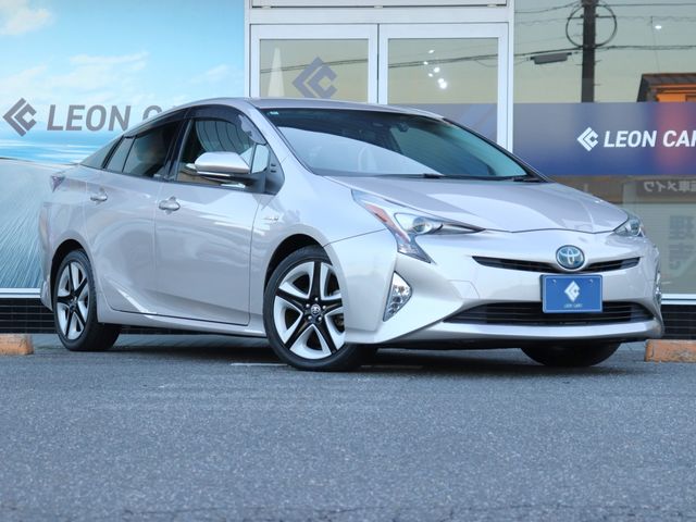 TOYOTA PRIUS 2016