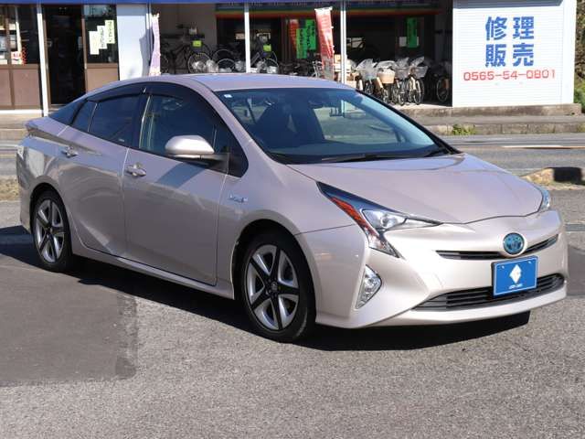 TOYOTA PRIUS 2016
