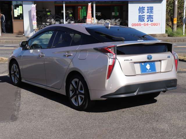 TOYOTA PRIUS 2016